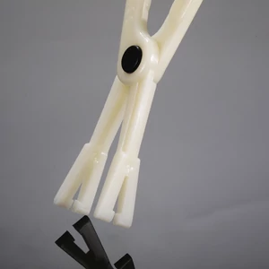 Piercing Készítő Fogó Háromszög Alakú Réssel, Sterilizált Tasakban