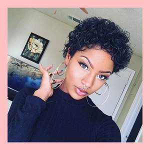 Rövid Göndör Hullámos Szintetikus Paróka - 55 cm