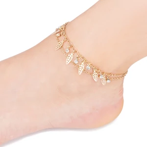 Arany Színű Bokalánc Kövekkel és Medálokkal