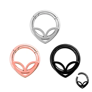 A & ONE Fekete Színű Rozsdamentes Acél Alien Fejjel Díszített Karika Fül Vagy Orr Piercing