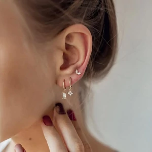 316L Arany Színű Labret Piercing Cirkónia Kővel -1db