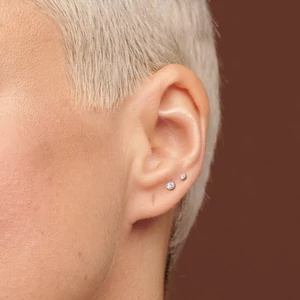 Ezüst Színű Titánium Push-in Barbell Piercing Kővel - 3 MM