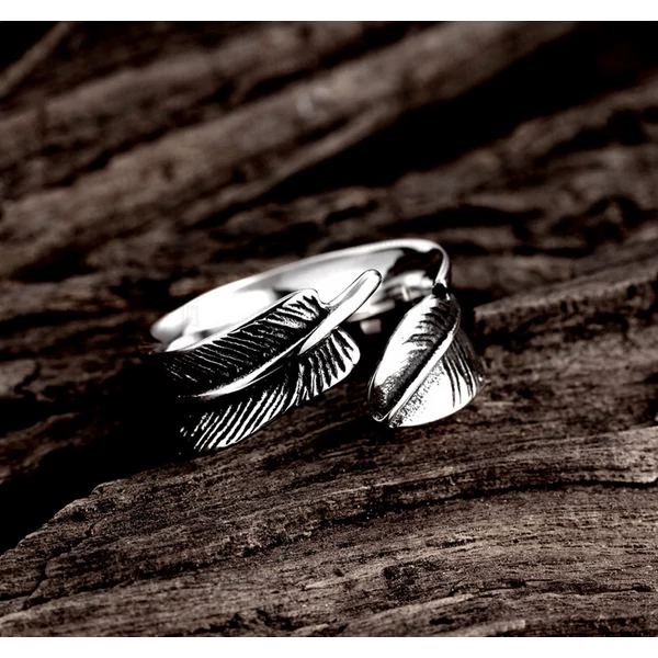 Ezüst Színű Levelet Formázó Titánium Gyűrű -- Férfi
