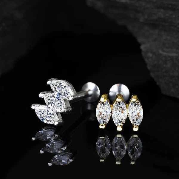 Arany Színű 316L Orvosi Acél Egyenesszárú Labret Piercing Három Kővel