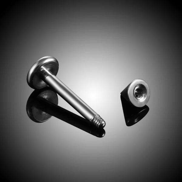 Ezüst Színű G23 Titánium Egyenes Szárú Tüskés Végű Labret Piercing - 8 mm