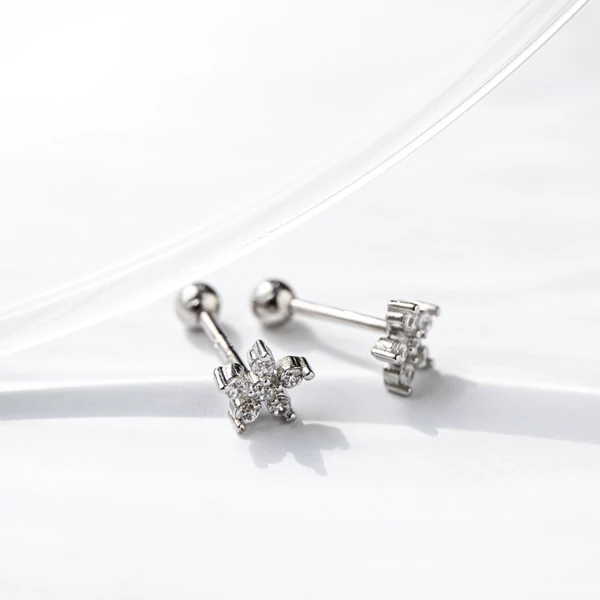 S925 Ezüst Virág Alakú Barbell Piercing Cirkónia Kövekkel -1db
