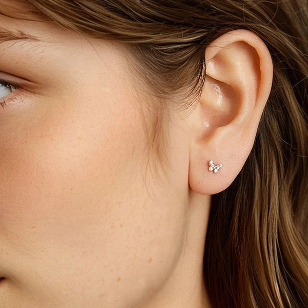 Ezüst Színű S925 Ezüst Labret Piercing Pillangó Mintával Cirkónia Kövekkel