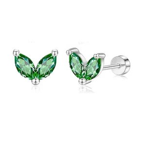 A &amp; ONE 316L Ezüst Színű Labret Piercing Zöld Cirkónia Kővel