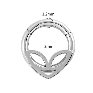 A & ONE Ezüst Színű Rozsdamentes Acél Alien Fejjel Díszített Karika Fül Vagy Orr Piercing