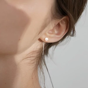 Ezüst Színű Gyönggyel Díszített S925 Ezüst Kétféleképpen Hordható Fülbevaló