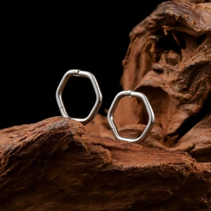 A & ONE Apró Szögletes Alakú Orr/Fül Piercing  -1 db