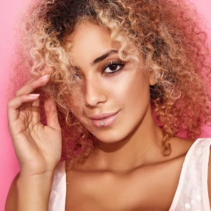 A & ONE Rózsaarany Színű Virág Formájú Orvosi Acél Labret Piercing