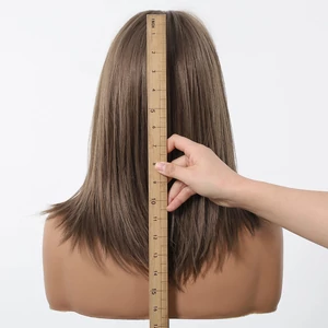Középhosszú Hamvasbarna Szintetikus Paróka Frufruval, Ragasztó Nélkül - 40 cm