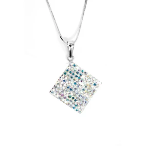 Színjátszós Swarovski Kövekkel Díszített S925 Ezüst Kocka Medálos Fülbevaló És Ékszer Szett Dobozban