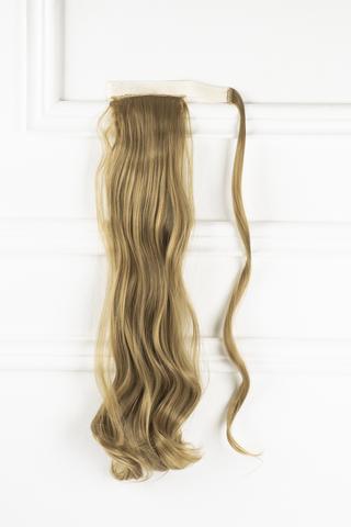 A &amp; ONE Karamell Szőke Hullámos Szintetikus Póthaj Copfhoz 45 cm
