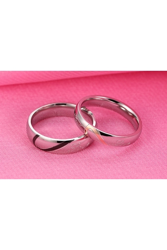 Kép 2/7 - A & ONE Ezüst Színű Rozsdamentes Acélból Készült Gyűrű Real Love Felirattal