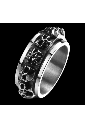 Kép 2/3 - A & ONE Ezüst Színű Titánium Gyűrű Koponyákkal Díszítve -- Férfi