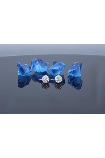 Kép 2/3 - A & ONE Ezüst Gömb Fülbevaló Swarovski® Kristályokkal Díszítve