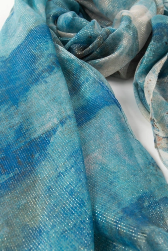 Kép 2/2 - Kék Márvány Mintás Vékony Textil Sál Csillogó Ezüstszállal
