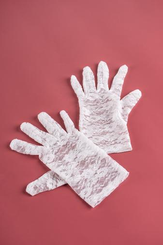 Kép 2/2 - Esküvői Fehér Csipkés Alkalmi Kesztyű