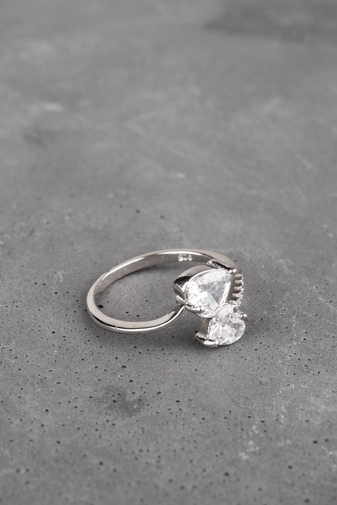 Kép 2/2 - A & ONE Látványos Csepp Cirkónia Kövekkel Díszített S925 Ezüst Gyűrű