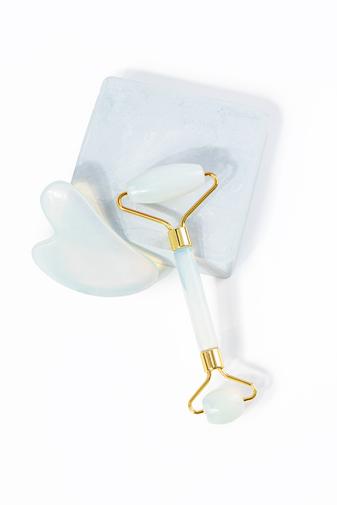 Kép 1/5 - A &amp; ONE Holdkő Arc Masszírozó Jade Roller És Gua Sha Szett Dobozban