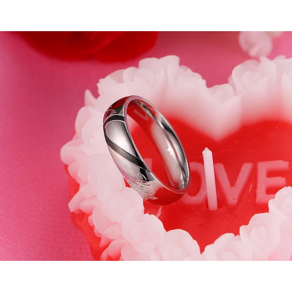 A & ONE Ezüst Színű Rozsdamentes Acélból Készült Gyűrű Real Love Felirattal