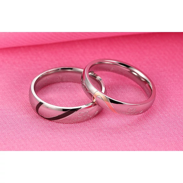 A & ONE Ezüst Színű Rozsdamentes Acélból Készült Gyűrű Real Love Felirattal