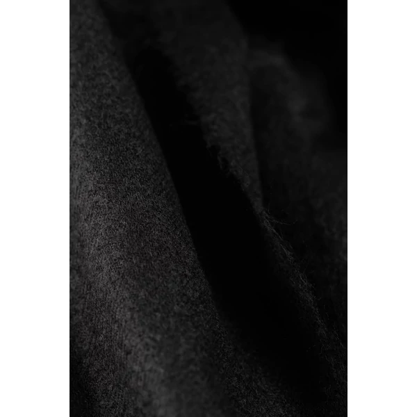 A & ONE Fekete  Sál Rojtokkal  -230g