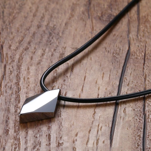 A & One Férfi Fekete Műbőr Nyaklánc Volfrámacél Sötétszürke Medállal