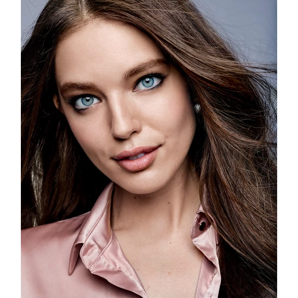 Maybelline Affinitone Hidratáló Alapozó -- 02 Light Porcelain