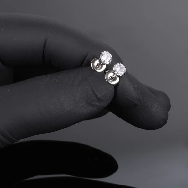 Steril füllyukasztó szett kerek ezüst színű cirkónia köves orvosi acél piercinggel