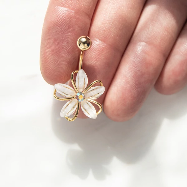 A & ONE 14K Arannyal Bevont Virág Alakú Medállal Díszített Köldök Piercing